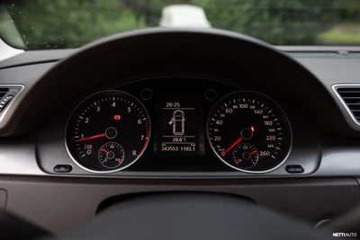 Volkswagen Passat 2011, photo 3/18