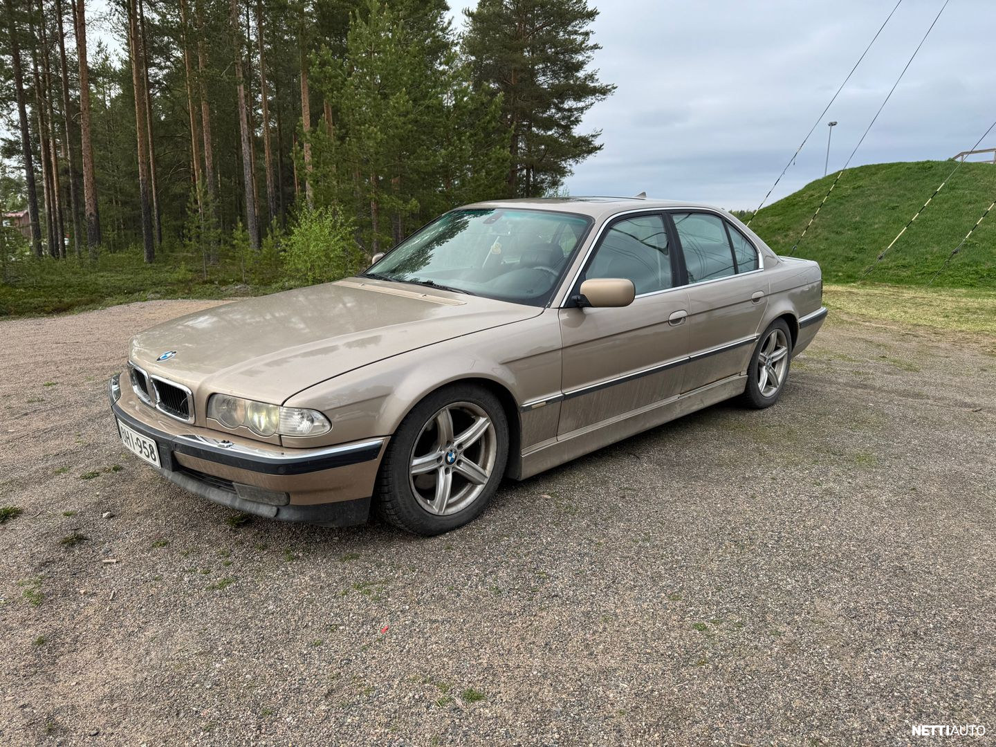 BMW 740