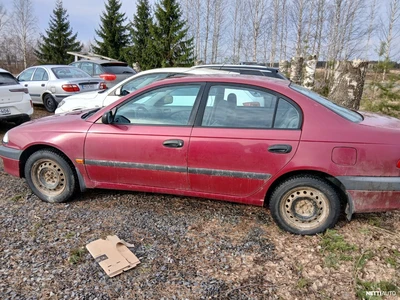 Toyota Avensis 1998, kuva 2/5