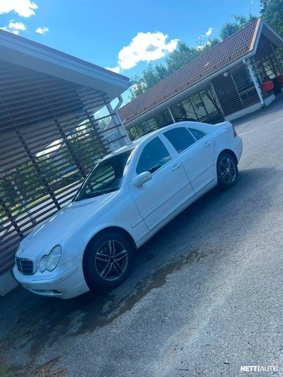 Mercedes-Benz C 2002, kuva 1/11