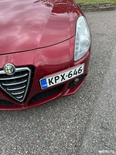 Alfa Romeo Giulietta 2011, kuva 4/8