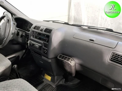 Toyota Hiace 2002, photo 7/15