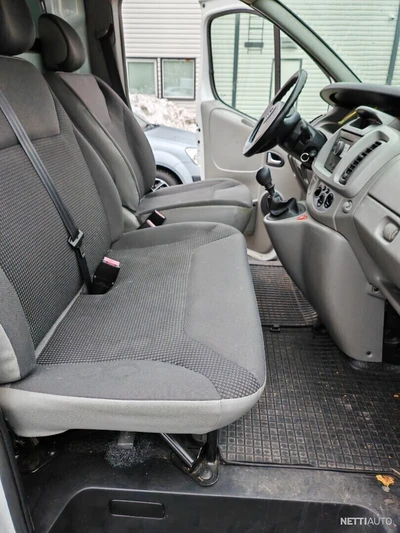 Opel Vivaro 2009, photo 7/13