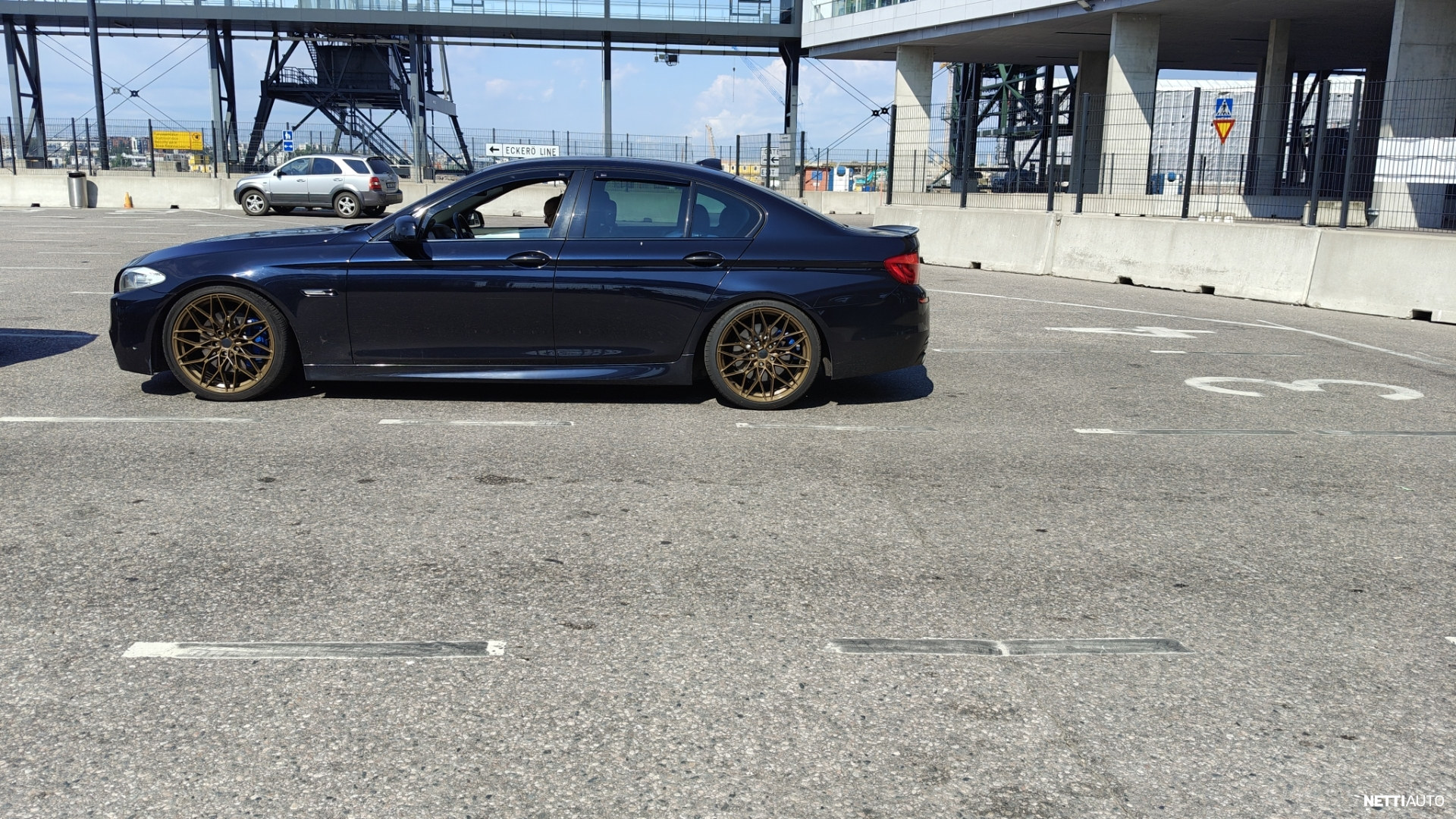 BMW 530
