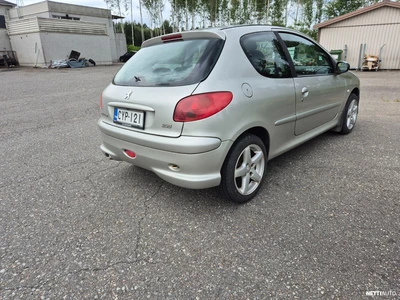 Peugeot 206 2005, kuva 3/10