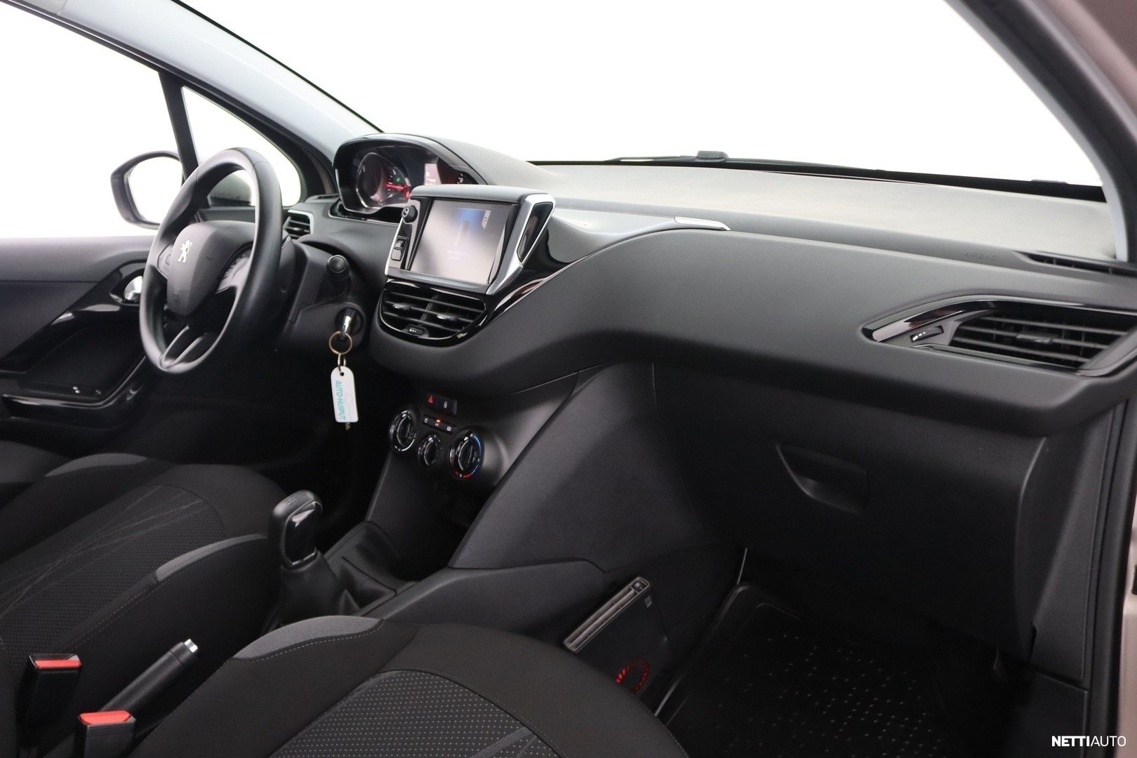 Peugeot 208 2012, photo 7/28