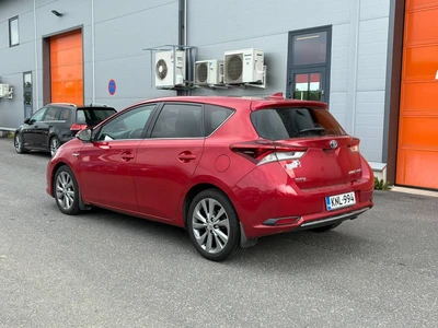 Toyota Auris 1,8 Hybrid Premium 2016, kuva 2/6