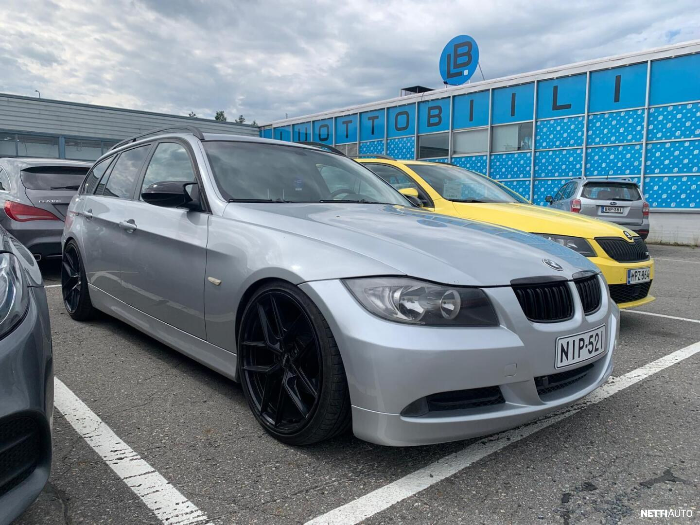 BMW 320