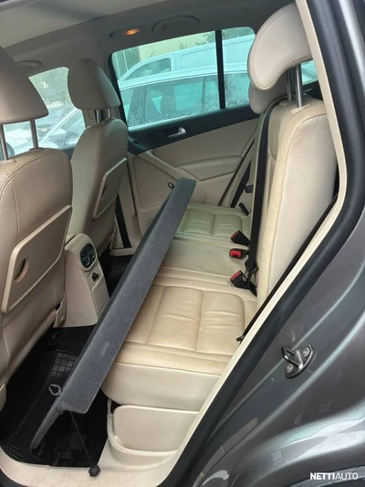 Volkswagen Tiguan 2010, photo 6/6