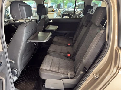 Volkswagen Touran 2019, photo 7/18