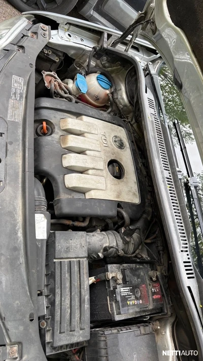 Volkswagen Touran 2005, kuva 4/5