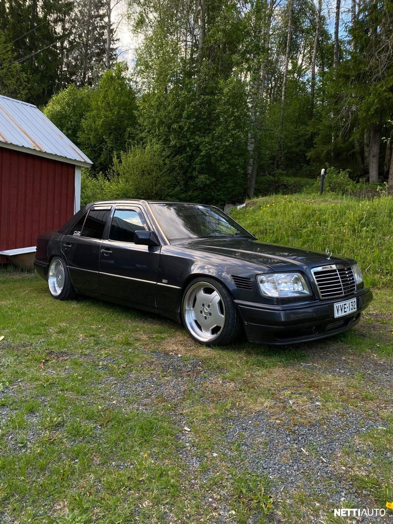 Mercedes-Benz 300