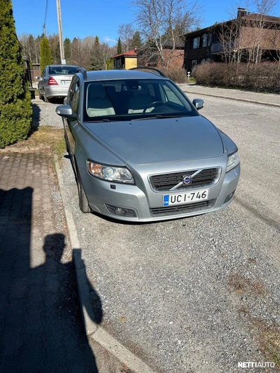 Volvo V50 2,0D (136 hv) Momentum aut 2008, kuva 3/6