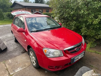 Kia Cerato 1,6 LX HB 5D 2006, photo 1/7