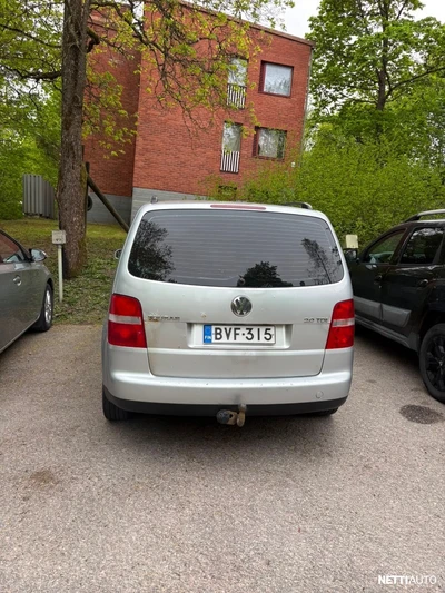 Volkswagen Touran 2005, kuva 3/5
