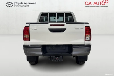 Toyota Hilux Extra Cab 4WD 2,8D Life 2026, photo 4/24
