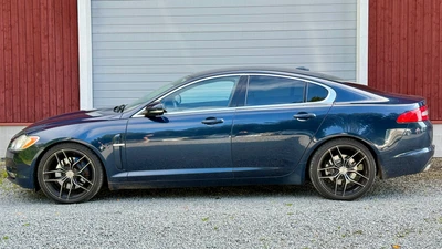 Jaguar XF 3,0 D Premium Luxury 2010, kuva 3/10