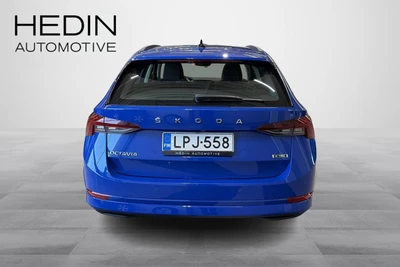 Skoda Octavia 2021, photo 4/10