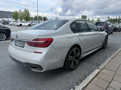 BMW 730 2017, photo 3/10