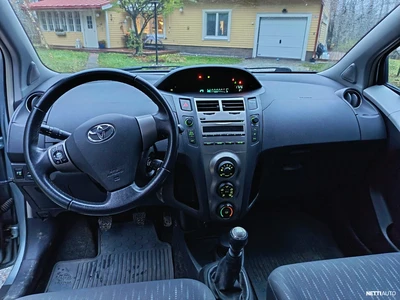 Toyota Yaris 2010, photo 7/7