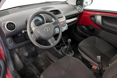 Toyota Aygo 1,0 VVT-i Aygo Cool 3ov 2013, photo 7/10