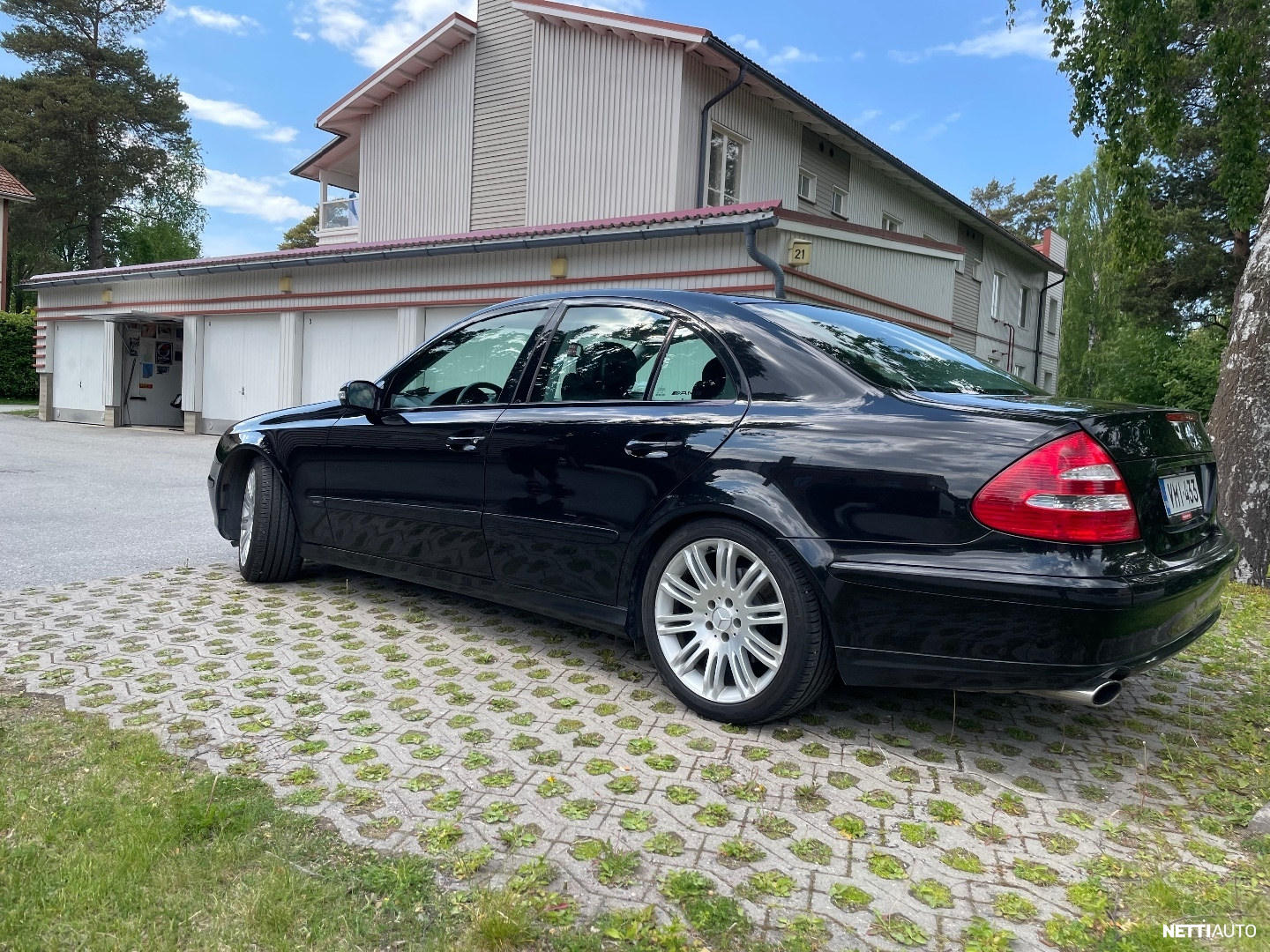 Mercedes-Benz E 200