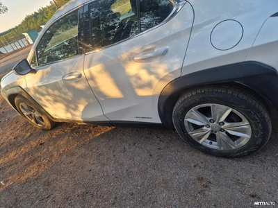 Lexus UX 250h AWD Comfort 2019, kuva 3/11