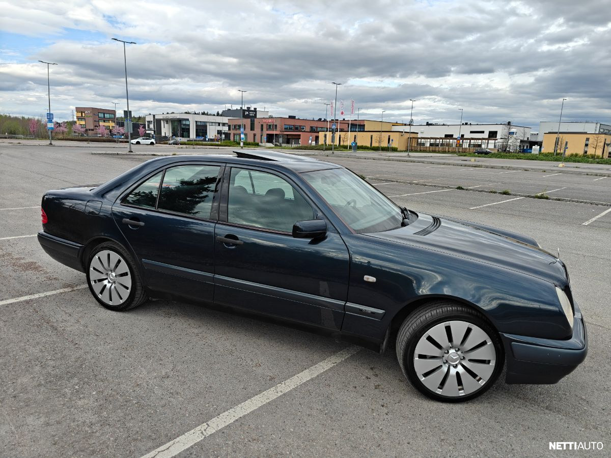 Mercedes-Benz E