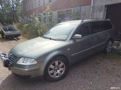 Volkswagen Passat 2004, kuva 1/10