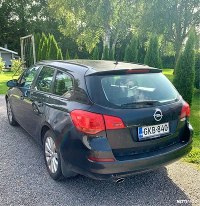 Opel Astra 2012, kuva 4/6