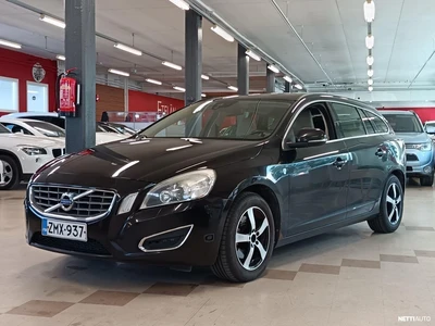 Volvo V60 2,0T Momentum aut 2011, photo 2/12