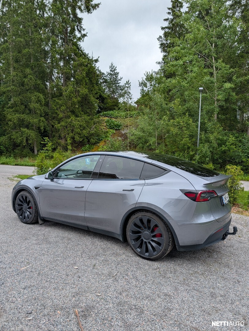 Tesla Model Y 2023, photo 4/7