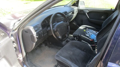 Opel Vectra 1995, kuva 7/8