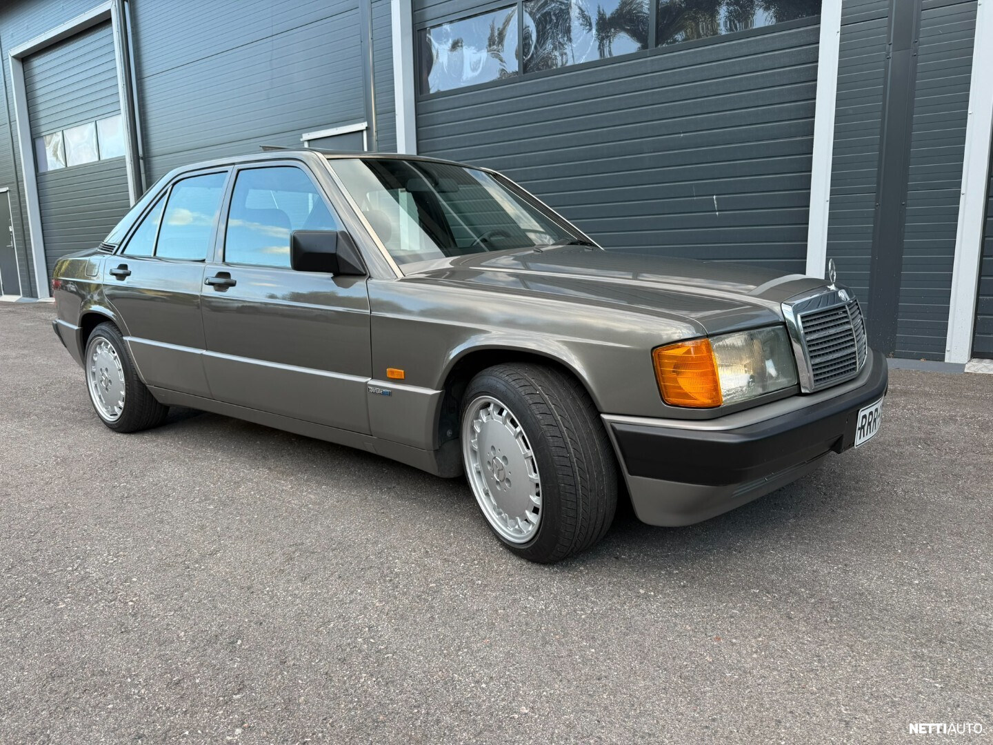 Mercedes-Benz 190