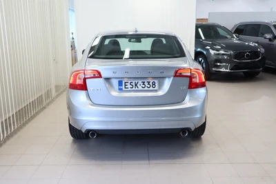 Volvo S60 T4 Momentum 2015, photo 5/20