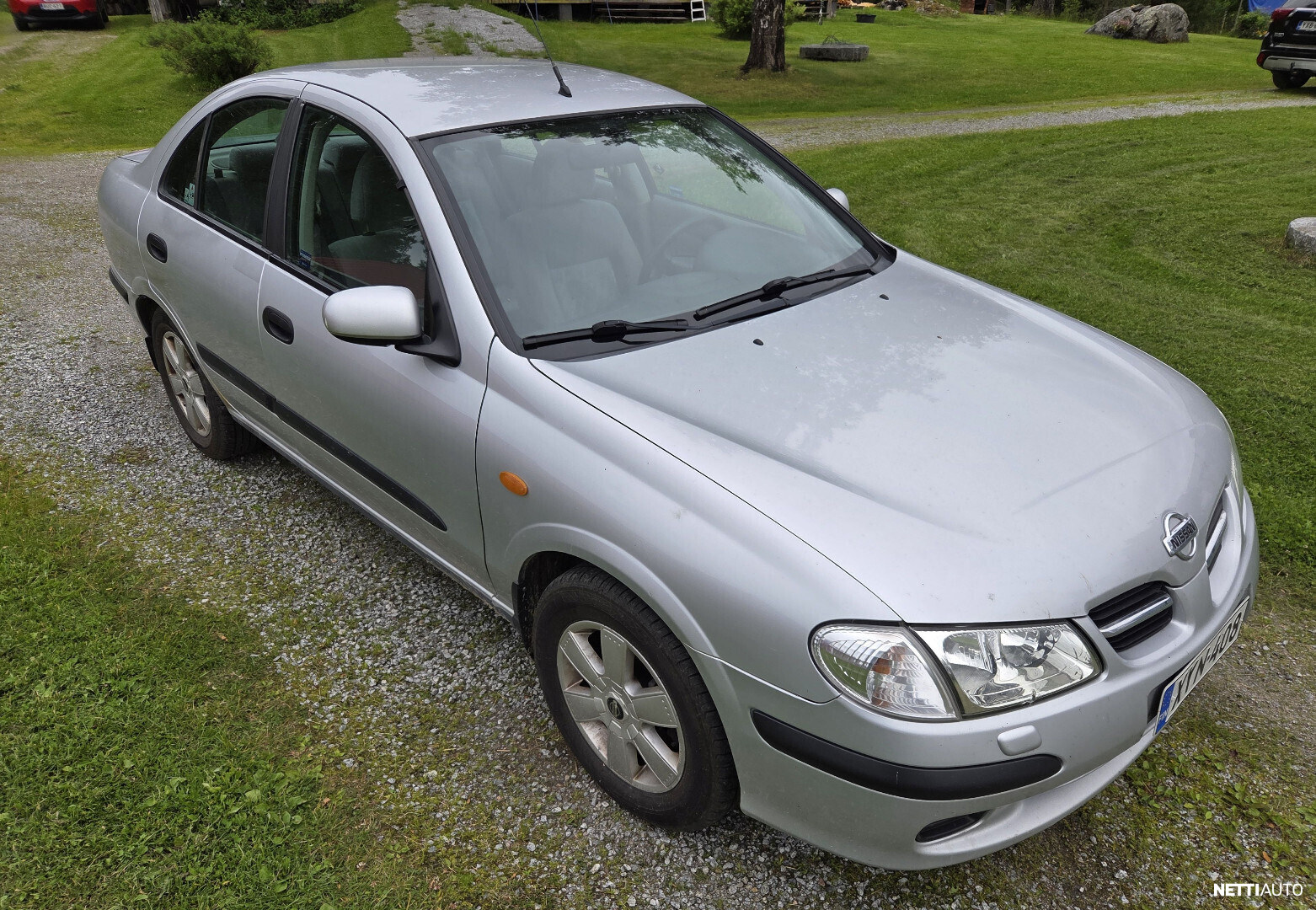 Nissan Almera