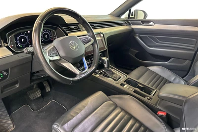 Volkswagen Passat 2022, photo 6/27
