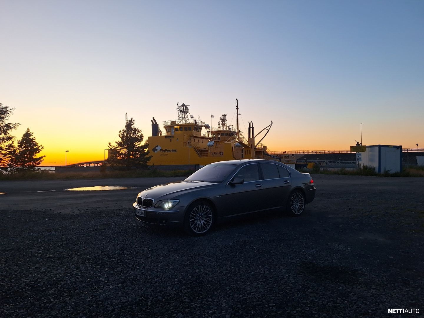 BMW 730