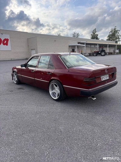 Mercedes-Benz 300 1989, photo 5/16