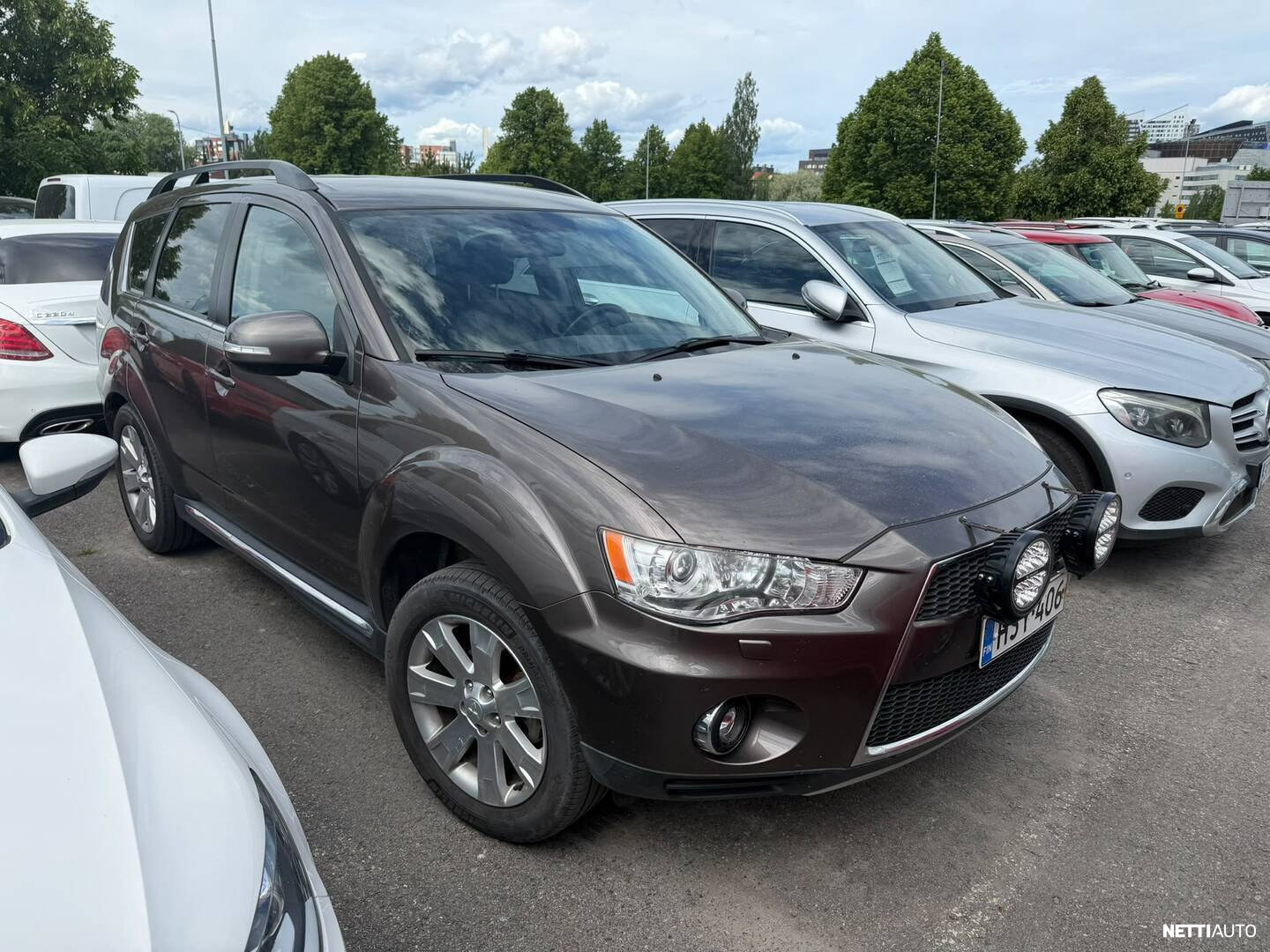 Mitsubishi Outlander 2,4 MIVEC Instyle Navi CVT Business