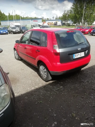 Ford Fiesta 1,3i 60hv Comfort 5d 2004, photo 5/6