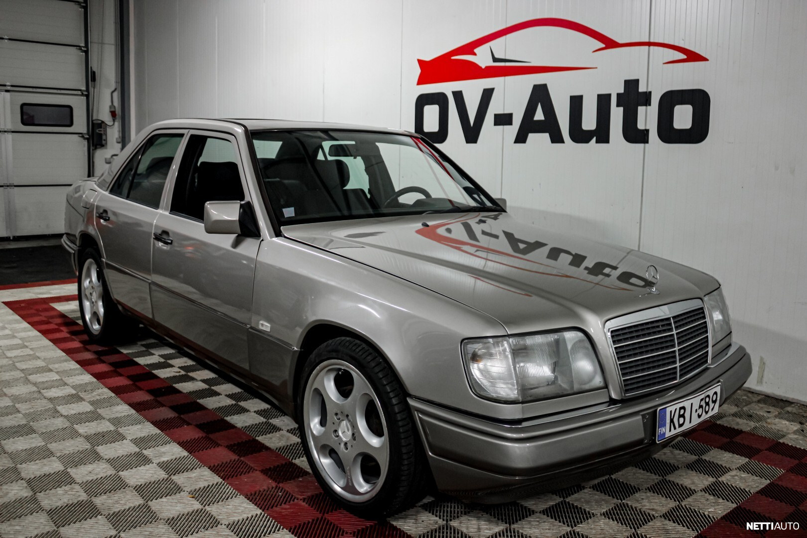 Mercedes-Benz E