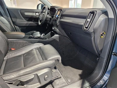 Volvo XC40 2022, photo 7/24
