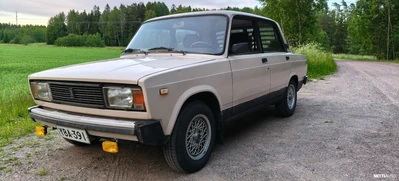 Lada 2105 1995, kuva 6/9