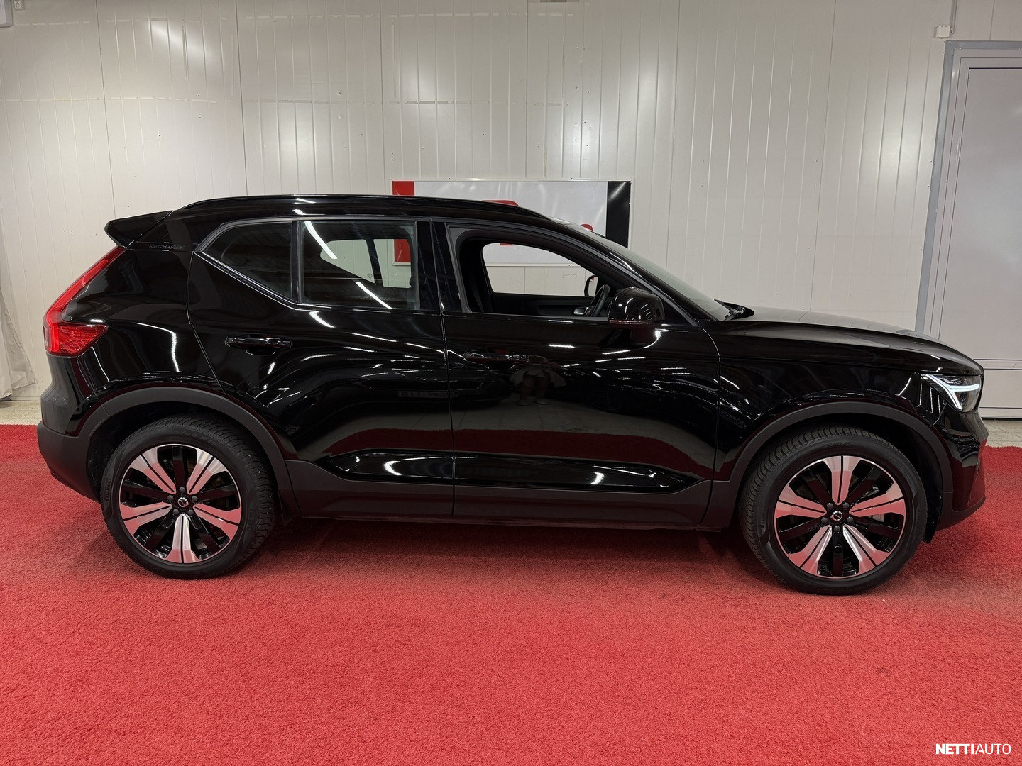 Volvo XC40 2023, photo 2/20