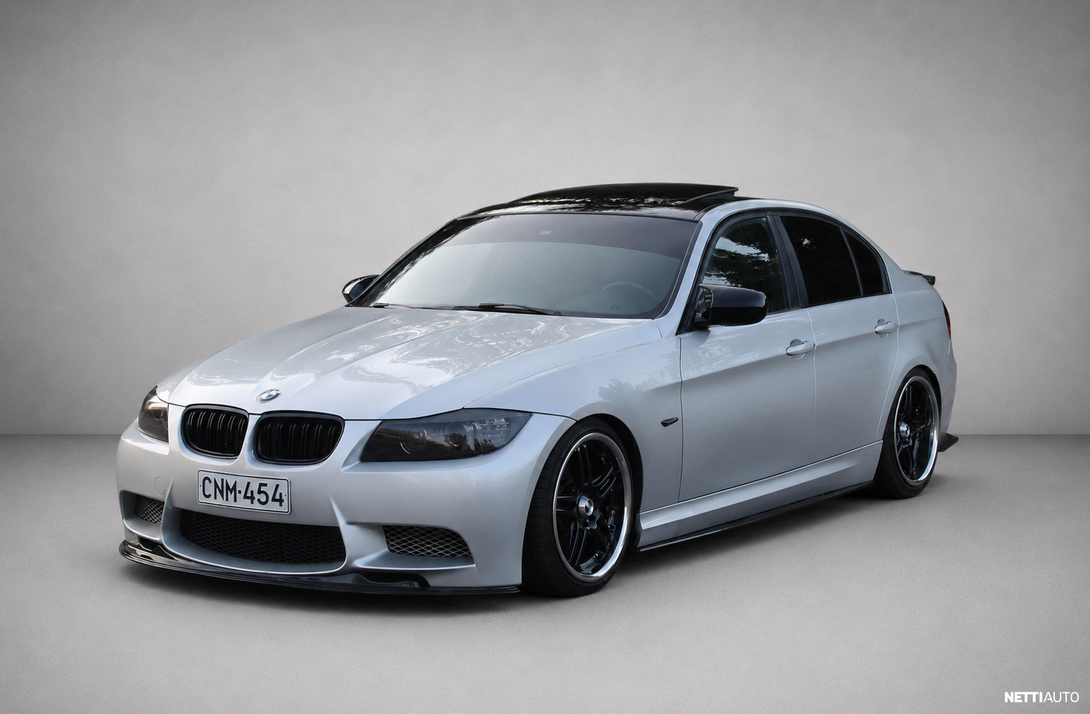 BMW 335