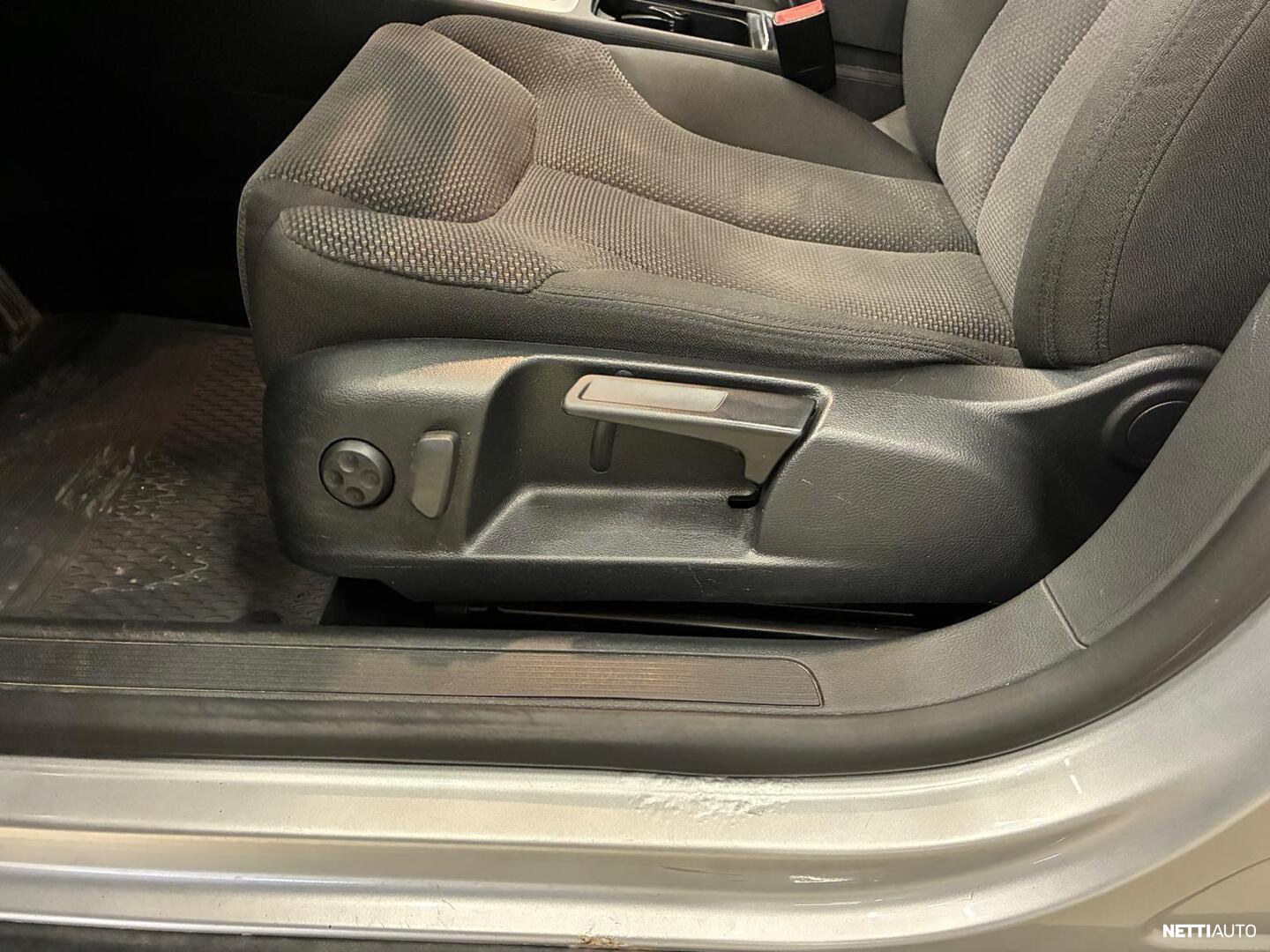 Volkswagen Passat 2010, photo 7/30