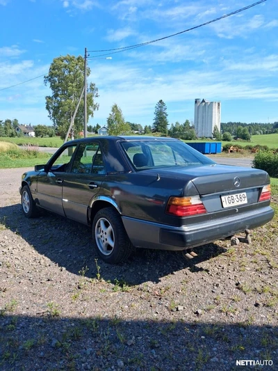 Mercedes-Benz 124 300d 1993, kuva 3/12