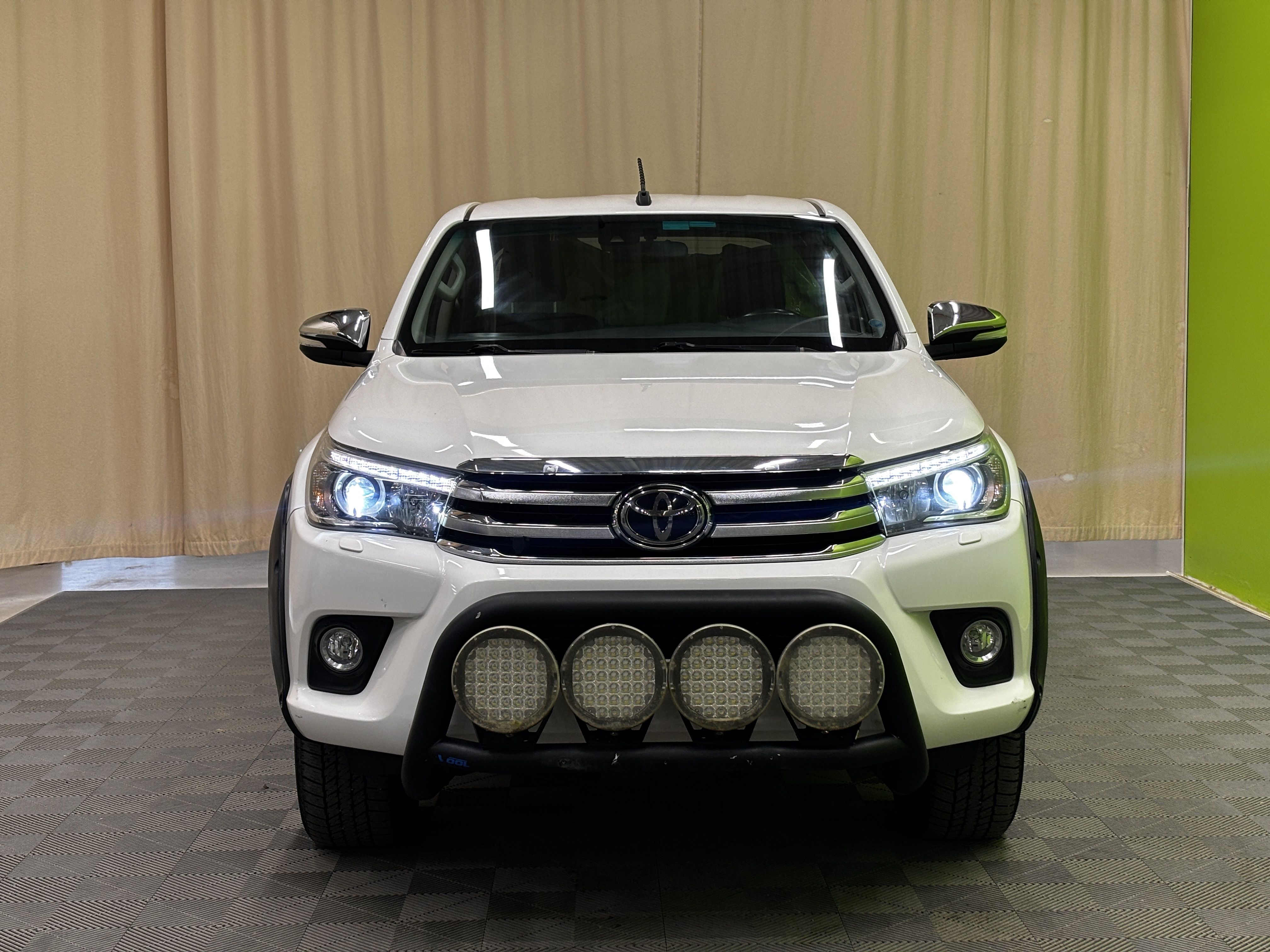 Toyota Hilux 2017, photo 5/28