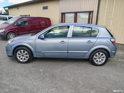 Opel Astra 1,8 Ecotec Enjoy 5d 2004, kuva 2/15